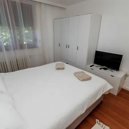 Апартаменты Mirror Суботица